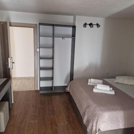 Apartments Petrovic Makarska Exterior photo