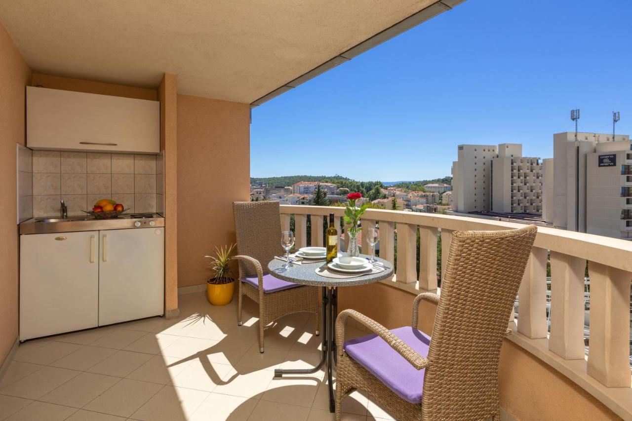 Apartments Petrovic Makarska Exterior photo