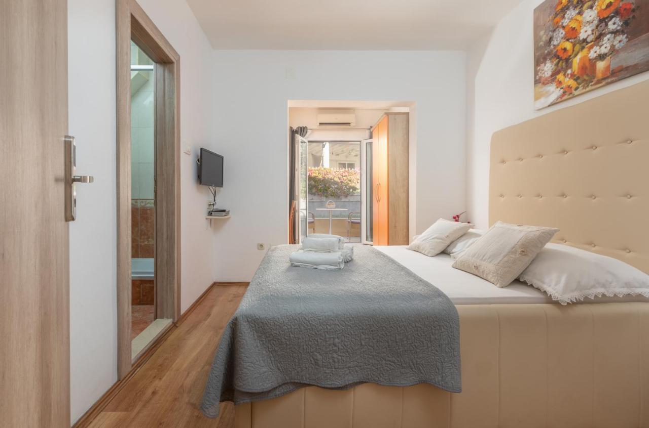 Apartments Petrovic Makarska Exterior photo