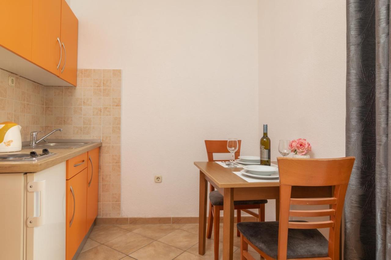 Apartments Petrovic Makarska Exterior photo