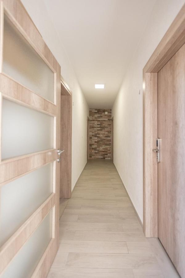 Apartments Petrovic Makarska Exterior photo