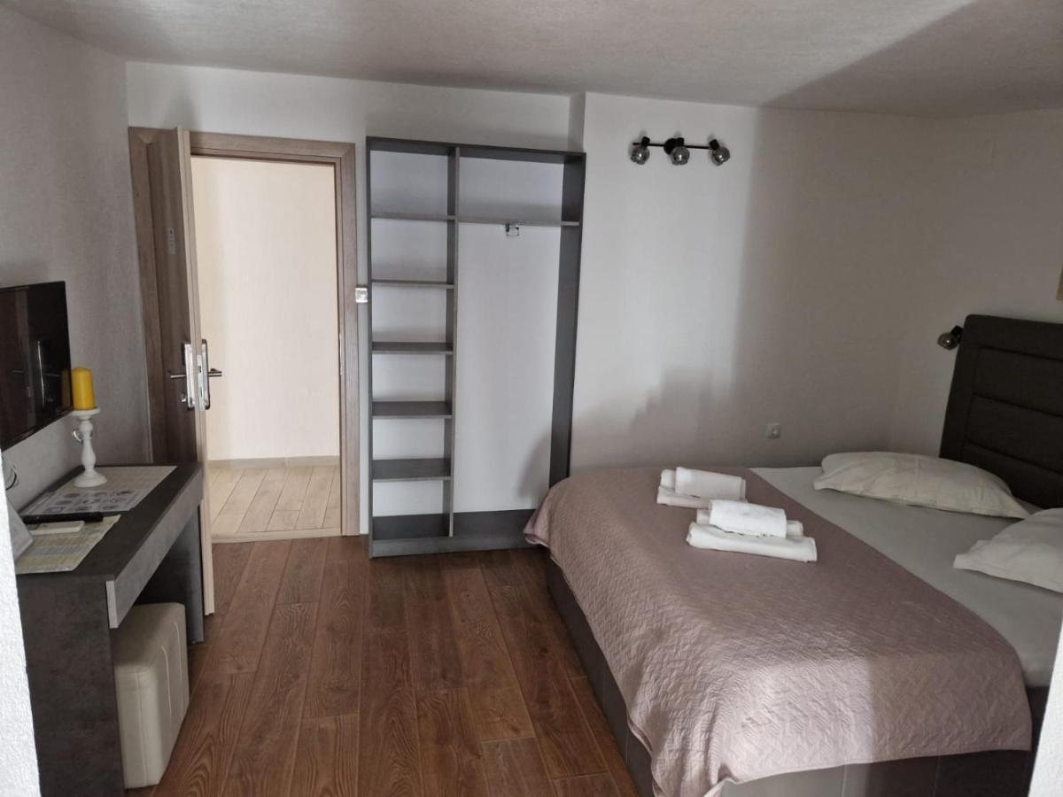 Apartments Petrovic Makarska Exterior photo