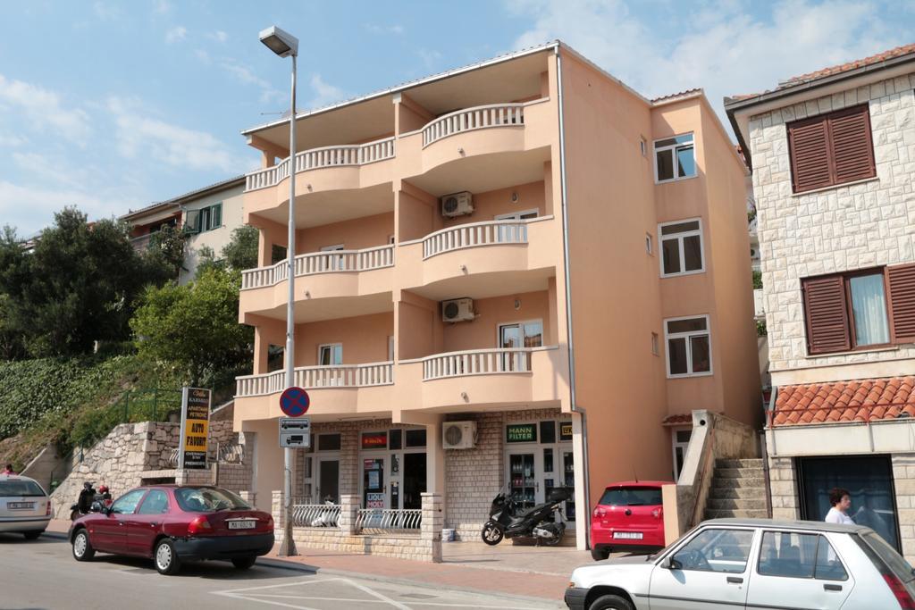 Apartments Petrovic Makarska Exterior photo